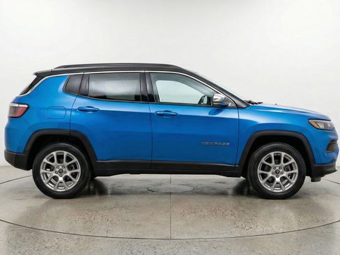 Used 2025 Jeep Compass Limited AWD/4WD image 11