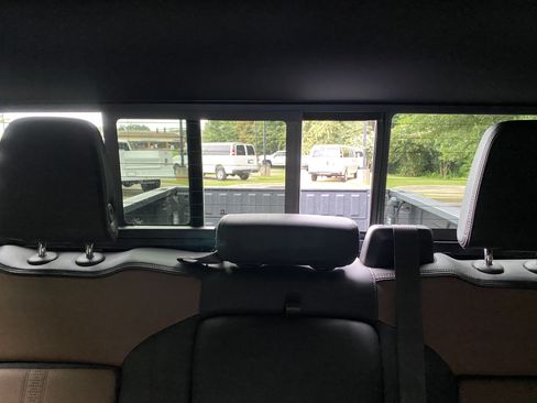 Used 2024 Chevrolet Silverado 2500 High Country w/ High Country Premium Package AWD/4WD image 38