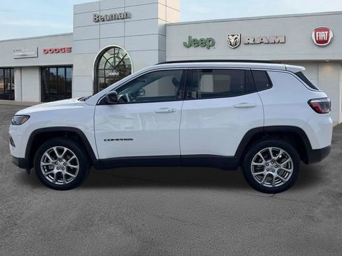 Used 2022 Jeep Compass Latitude AWD/4WD image 4