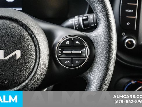 Used 2025 Kia Soul LX w/ LX Technology Package FWD image 22