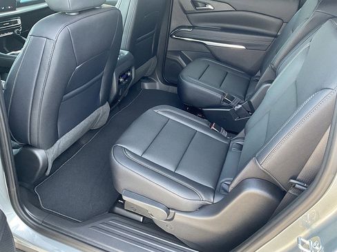 New 2026 Chevrolet Traverse LT image 13