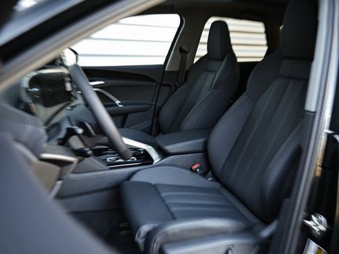 New 2025 Audi Q5 Prestige image 21