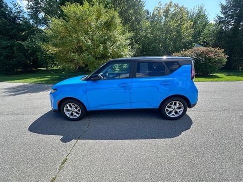 Used 2023 Kia Soul S FWD image 6