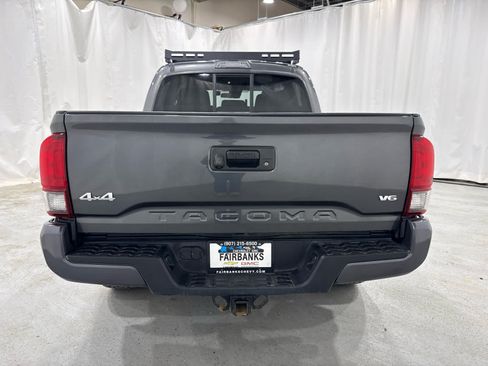 Used 2020 Toyota Tacoma SR AWD/4WD image 4
