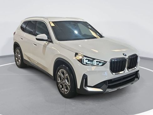 Used 2023 BMW X1 xDrive28i AWD/4WD image 3
