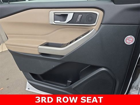 Used 2023 Ford Explorer XLT w/ Equipment Group 202A image 25