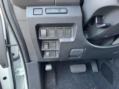Certified 2025 Nissan Frontier SV RWD image 15