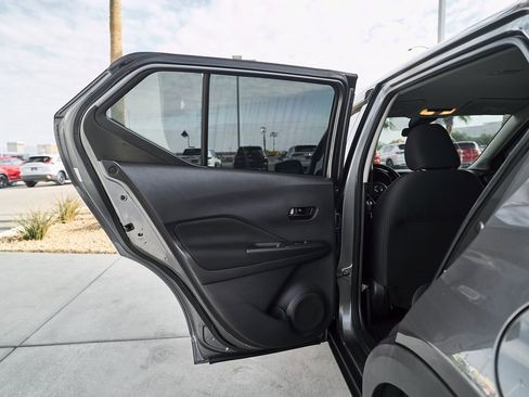 Used 2021 Nissan Kicks S image 13
