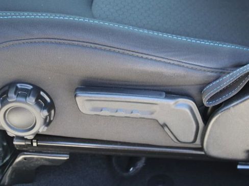 Used 2022 Jeep Wrangler Unlimited Rubicon 4xe AWD/4WD image 45