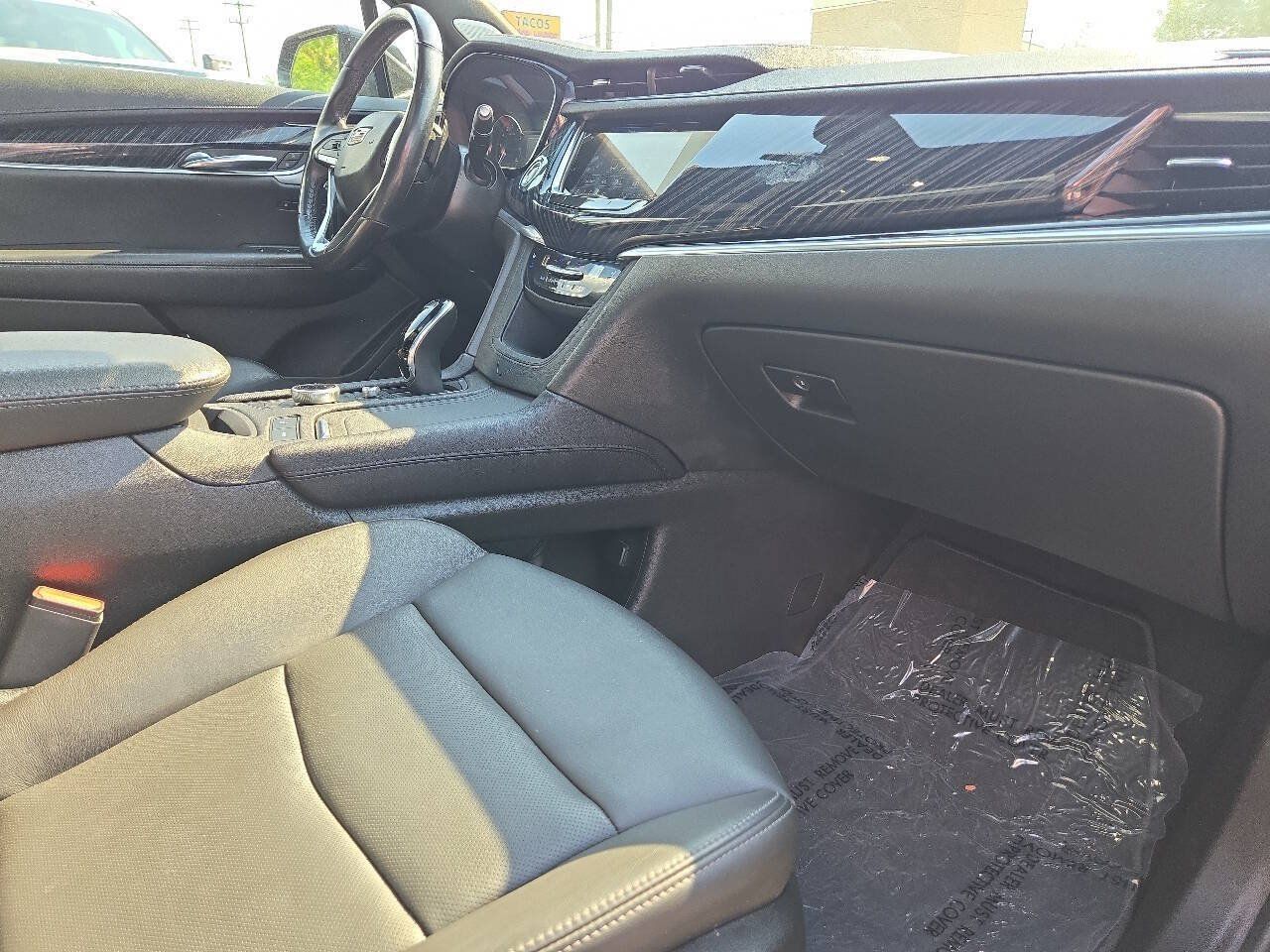 Used 2024 Cadillac XT6 Premium Luxury FWD image 14