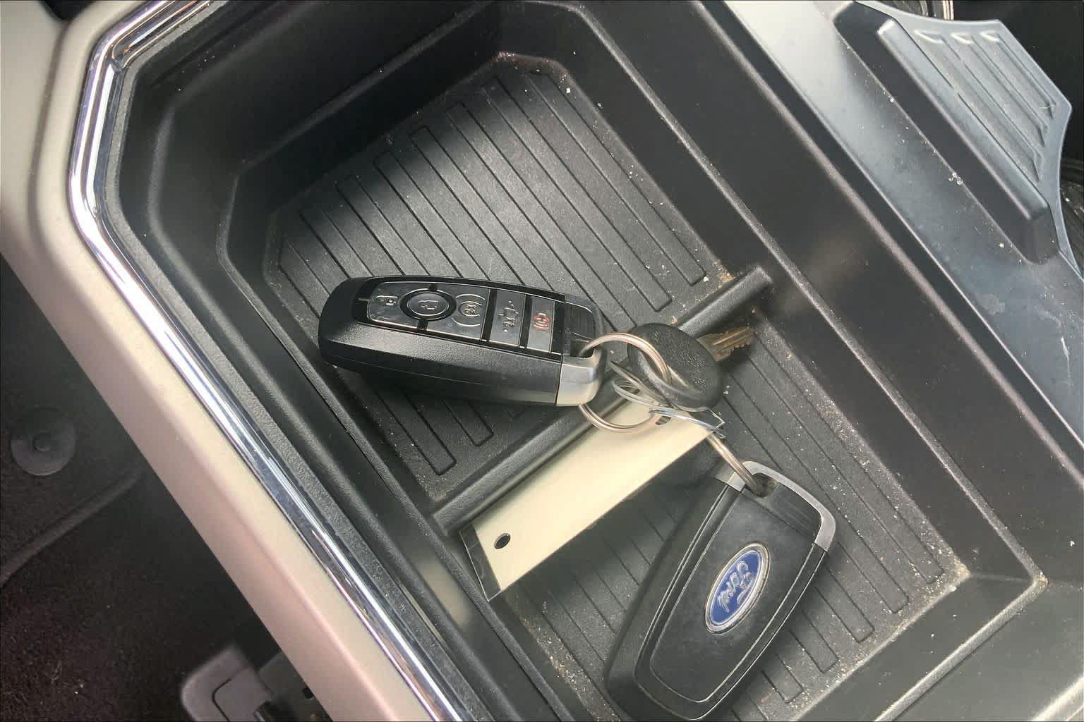 Used 2019 Ford F350 Lariat w/ Lariat Ultimate Package AWD/4WD image 15