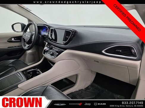 Certified 2023 Chrysler Pacifica Limited image 14