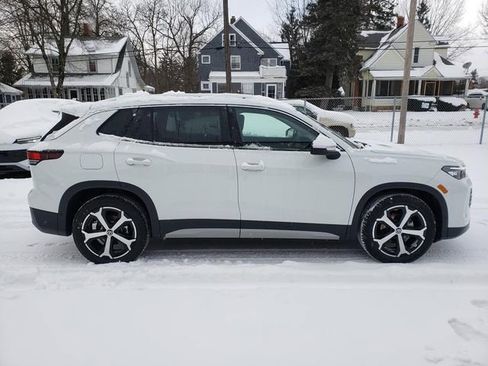 New 2026 Volkswagen Tiguan SE image 2