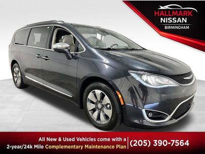 Used 2020 Chrysler Pacifica Limited w/ Advanced Safetytec Group