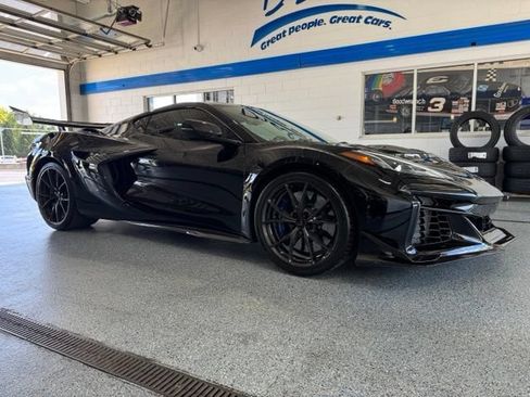 Used 2026 Chevrolet Corvette ZR1 w/ ZR1 Carbon Fiber Aero Package RWD image 12