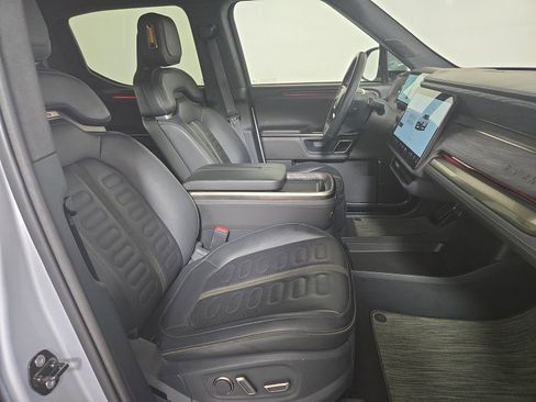 Used 2022 Rivian R1T Launch Edition image 23