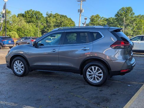 Used 2018 Nissan Rogue SV w/ Sun & Sound Touring Package AWD/4WD image 5