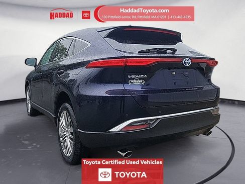 Used 2023 Toyota Venza XLE AWD/4WD image 3