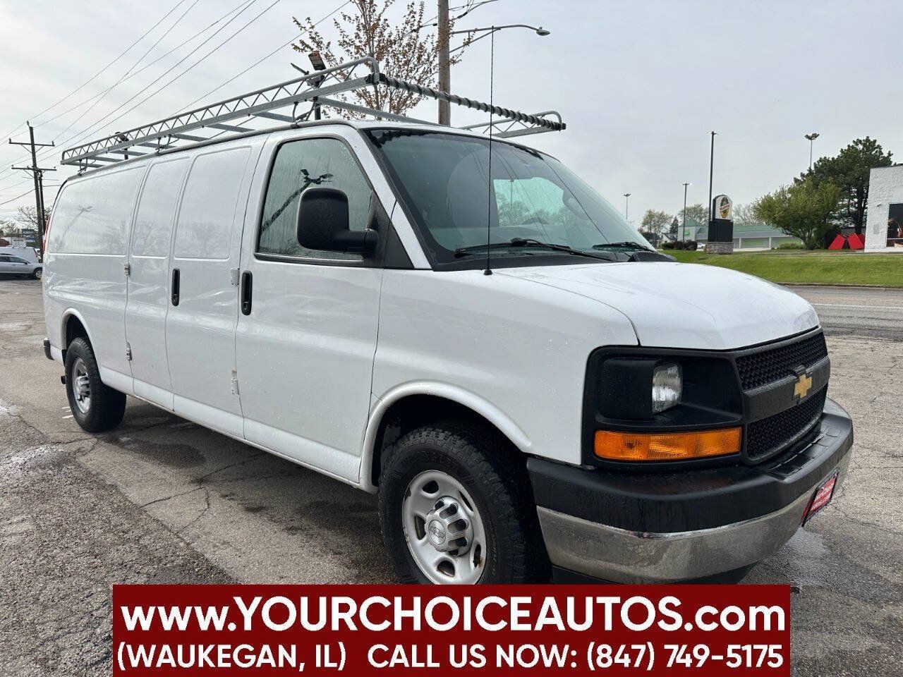 Used 2017 Chevrolet Express 2500 Extended RWD image 7