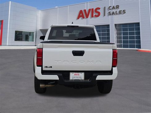 Used 2025 Toyota Tacoma TRD Off-Road image 5