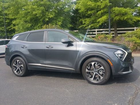 Used 2023 Kia Sportage EX FWD image 2