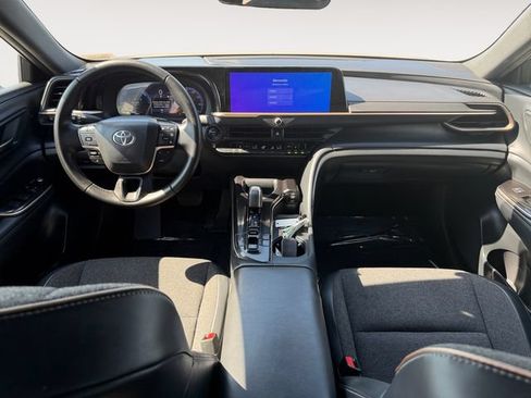 Certified 2024 Toyota Crown AWD/4WD image 10