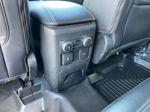 Used 2022 Ford Explorer XLT w/ Equipment Group 202A AWD/4WD image 11