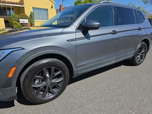 Used 2024 Volkswagen Tiguan SE image 5