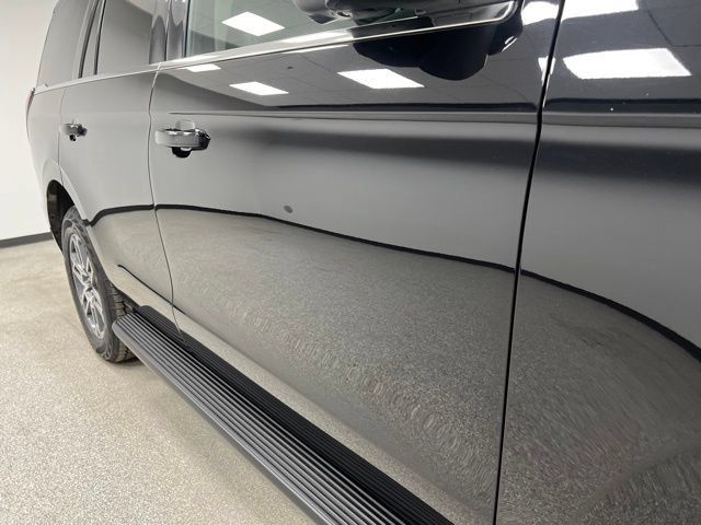 Used 2025 Ford Expedition Active AWD/4WD image 13