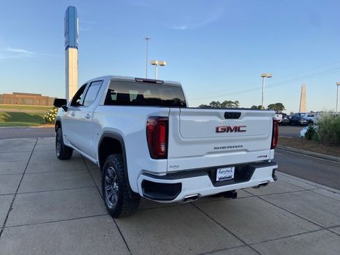 Used 2025 GMC Sierra 1500 AT4 AWD/4WD image 9