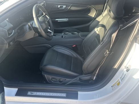 Used 2025 Ford Mustang Premium RWD image 3