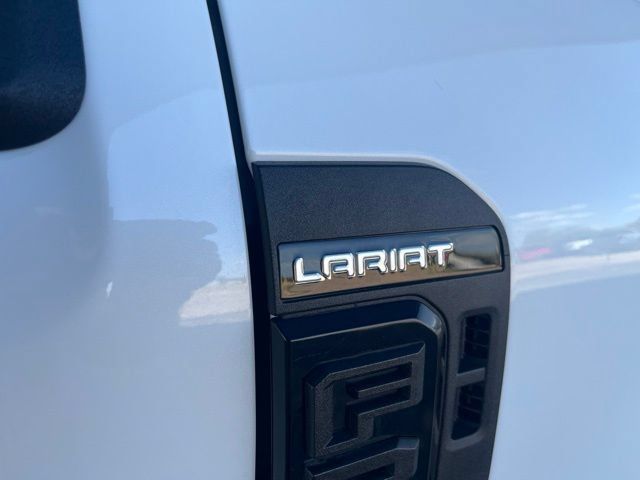 Used 2024 Ford F250 Lariat w/ Sport Appearance Package AWD/4WD image 4
