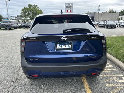Certified 2025 Nissan Kicks SV image 25