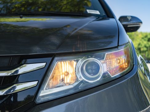 Used 2014 Honda Odyssey Touring image 11