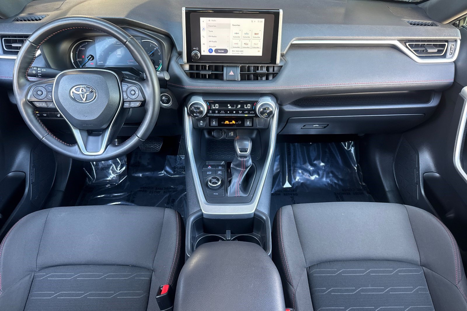 Used 2025 Toyota RAV4 SE AWD/4WD image 16