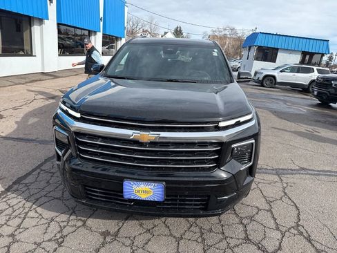 New 2026 Chevrolet Traverse High Country image 3