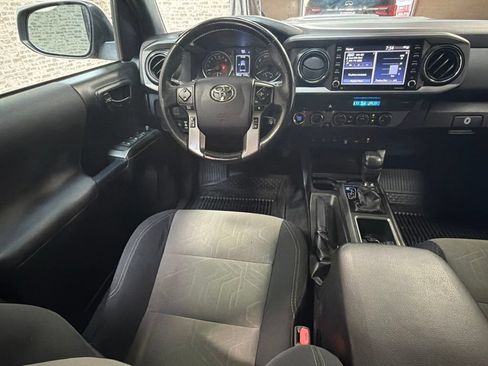 Used 2021 Toyota Tacoma TRD Sport w/ Technology Package AWD/4WD image 13
