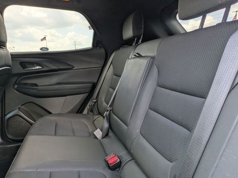Used 2023 Chevrolet TrailBlazer RS w/ Sun and Liftgate Package FWD image 13