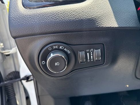 Used 2021 Jeep Compass Latitude AWD/4WD image 35