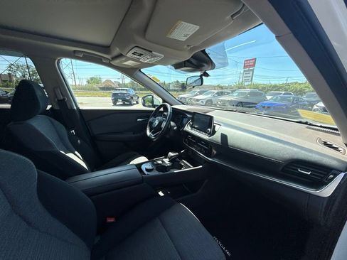 Used 2021 Nissan Rogue SV AWD/4WD image 17