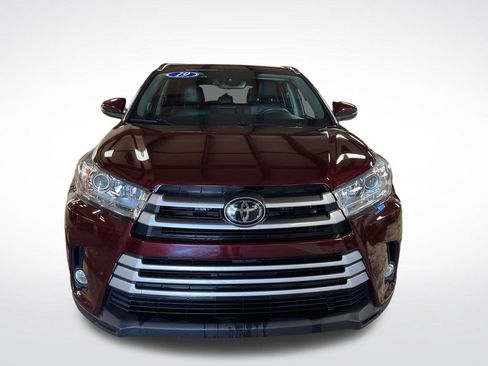 Certified 2019 Toyota Highlander XLE AWD/4WD image 8