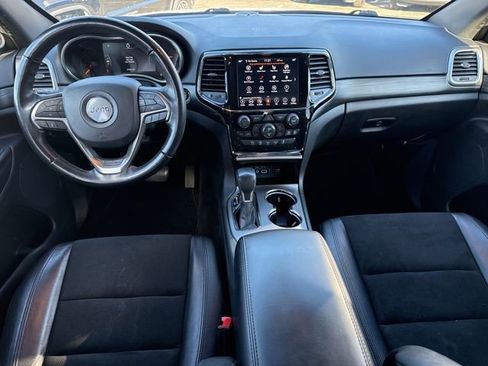 Used 2022 Jeep Grand Cherokee Laredo X image 4