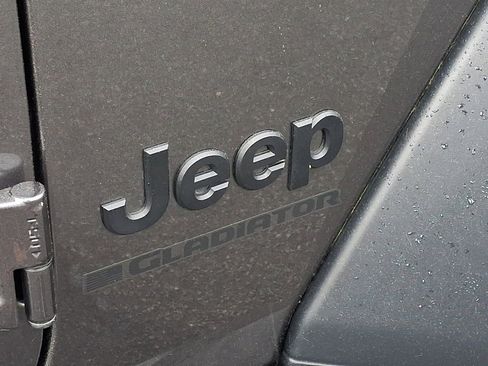 Used 2023 Jeep Gladiator Sport w/ Trailer Tow Package AWD/4WD image 16