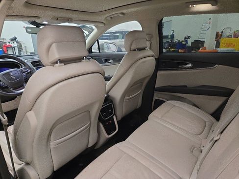 Used 2020 Lincoln Nautilus Reserve w/ Equipment Group 201A image 12