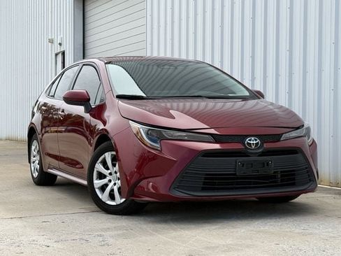 Used 2023 Toyota Corolla LE FWD image 2