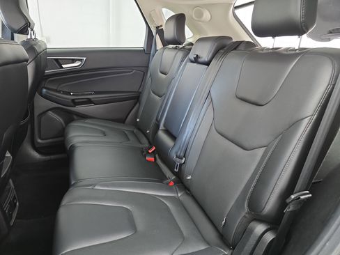 Used 2018 Ford Edge Titanium w/ Equipment Group 301A image 14