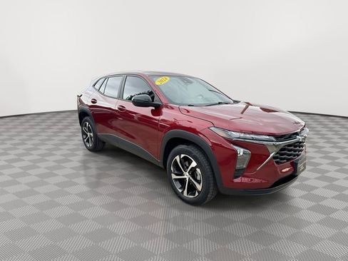 Certified 2024 Chevrolet Trax RS FWD image 2