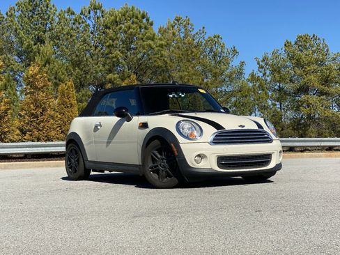 Used 2014 MINI Cooper Convertible image 2