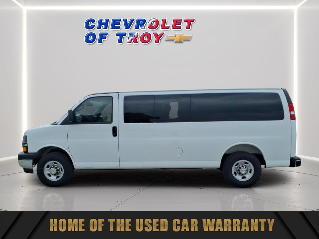 Certified 2025 Chevrolet Express 3500 LT w/ LT Preferred Equipment Group RWD image 5