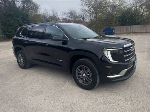 Used 2025 GMC Acadia Elevation image 2